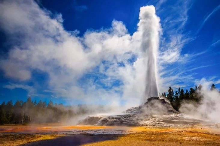 3-Yellowstone-March best places to visit in March in the us