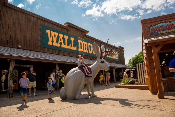 7-Wall-Drug-SD best places to visit in South Dakota