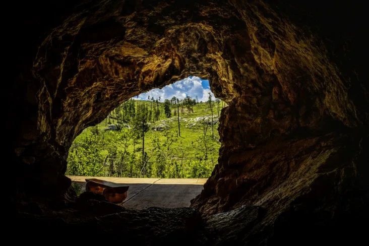 8-Jewel-Cave-SD