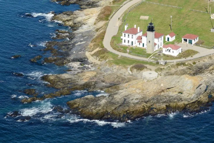 9-Bevertail-Lighthouse-RI best places to visit in Rhode Island