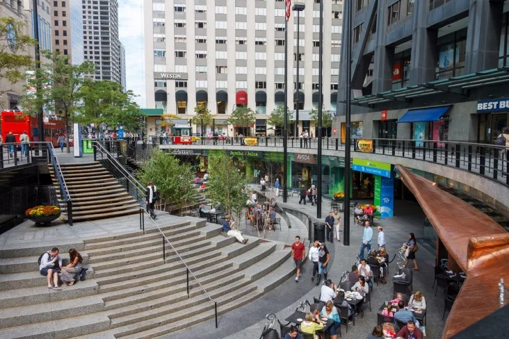 9-Magnificent-Mile-IL best places to visit in Illinois